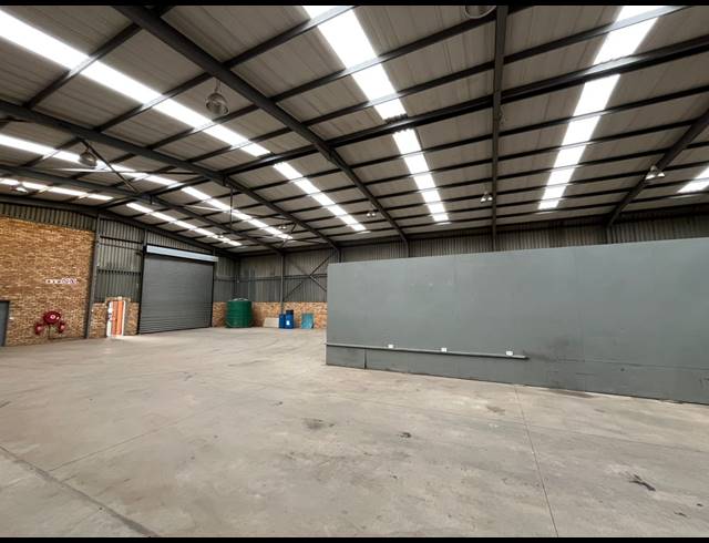 680M² WAREHOUSE FOR SALE IN VULCANIA